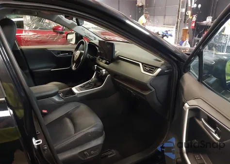 2024 Toyota Rav4 Hybrid Limited z USA, uszkodzony, nr VIN 4T3D6RFV2RU145783